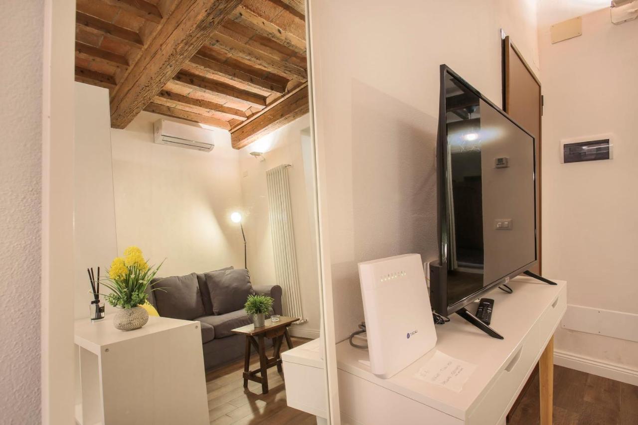 Oltrarno Suite In Firenze Bagian luar foto